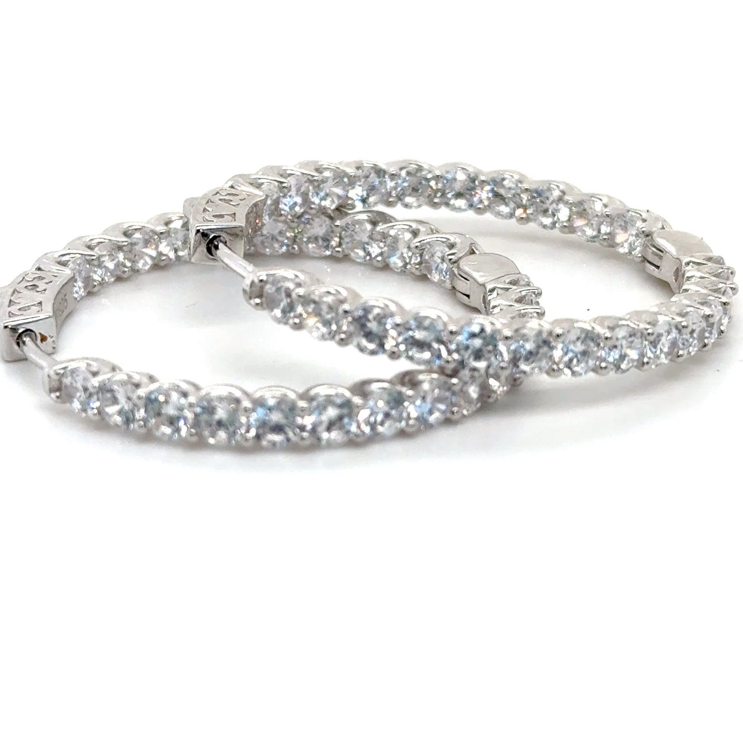 SHINY CLASP SILVER HOOP