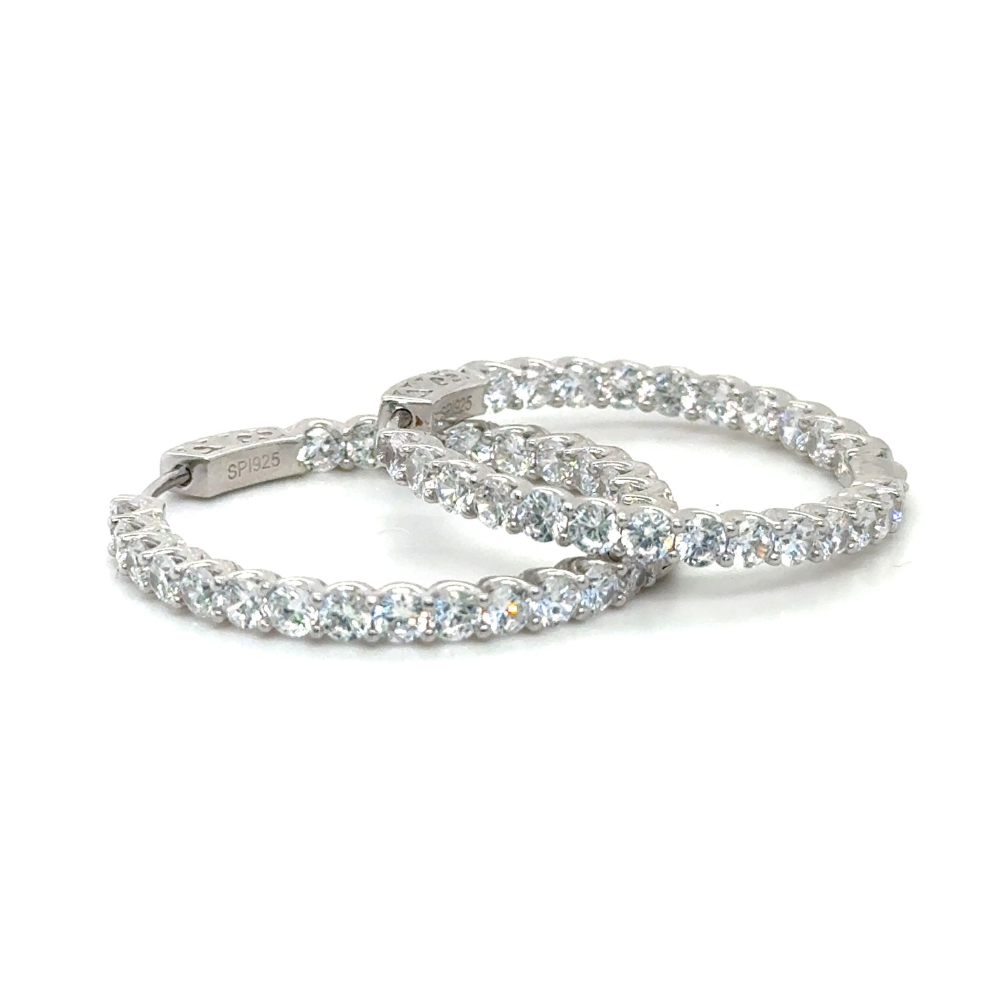 SHINY CLASP SILVER HOOP